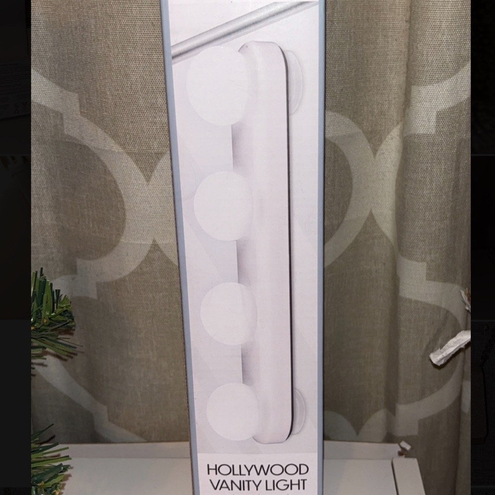 Hollywood Vanity Light - White